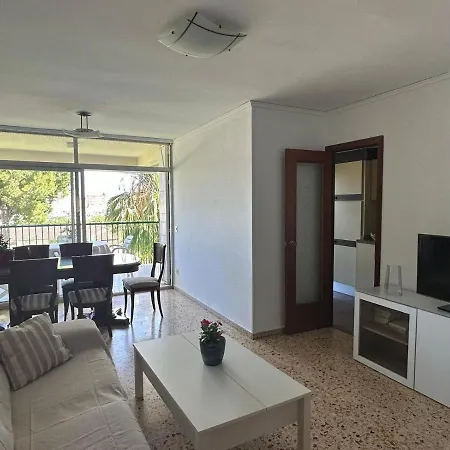 Espacioso Y Luminoso Apto. En La Playa De Gandia. Apartment *
